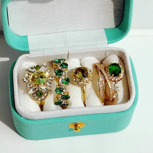 4Pcs Emerald & Olive Green Ring Set, Adjustable Open Rings , Vintage Gemstone Stackable Rings with Jewelry Storage Box，promise rings，womens gifts，gold color ring，christmas fashion gift ，gifts girlfriend，gift set，elegant and high quality fashion jewelry