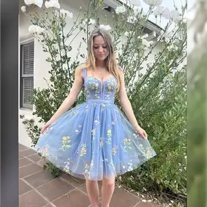 Teens' Knee - Length Flower Embroidery Tulle Spaghetti - Strap Homecoming and Prom Dresses with Daisy Floral Pattern