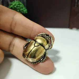 Brass Ladybug Ornament, Brass Insect Tea Pet, Desktop & Office Decor Figurine, Brass Craft Collectible Gift for Gifting, No Power Supply Required for Use