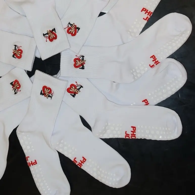 V-Day Sock- Pilates Grip Socks