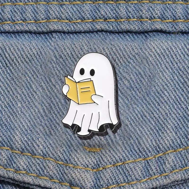 Cute Ghost Reading Book Design Brooch, Halloween Themed Alloy Badge for Daily Clothing Decor, Trendy All-match & Exquisite Brooch for Birthday Gift, Fashion Accessory, Alloy Brooch Pin