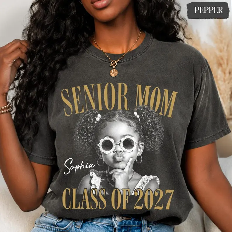 Comfort Colors Custom Name and Photo Retro Senior Mom 2027 Shirt, Vintage Photo Graduation Tee, Class of 2027 Mom T-Shirt, Proud Family Matching Shirt, High School Graduation Gift