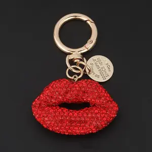 ChicBloom B Handmade lip-shaped keychain, minimalist style, perfect for women and children. It is an ideal accessory for bags, keychains, car keys, and phone straps.