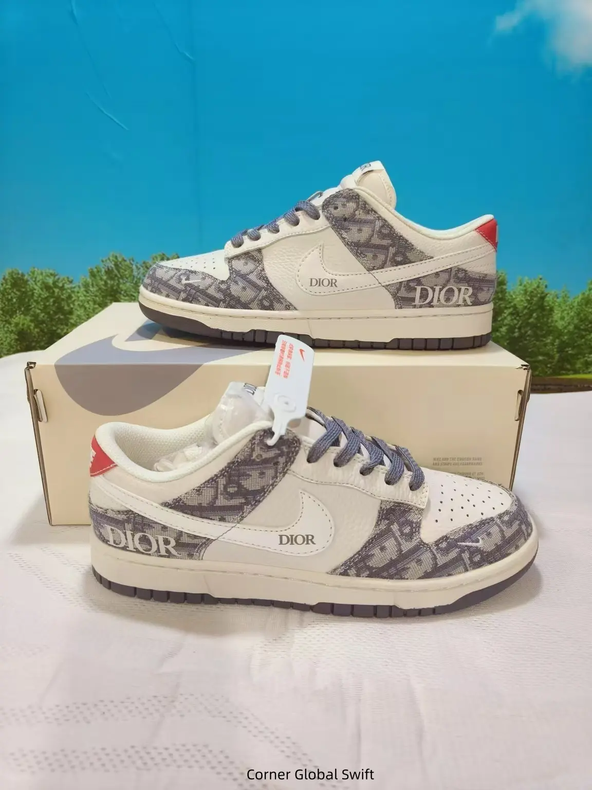 Off White Gray Floral Vintage Print Low Top Skate Sneakers Canvas Leather Splicing Flat Shoes Red Heel Detail Non Slip Rubber Sole Retro Street Casual Walking Trainers Unisex Men Women Fashion Daily Footwear