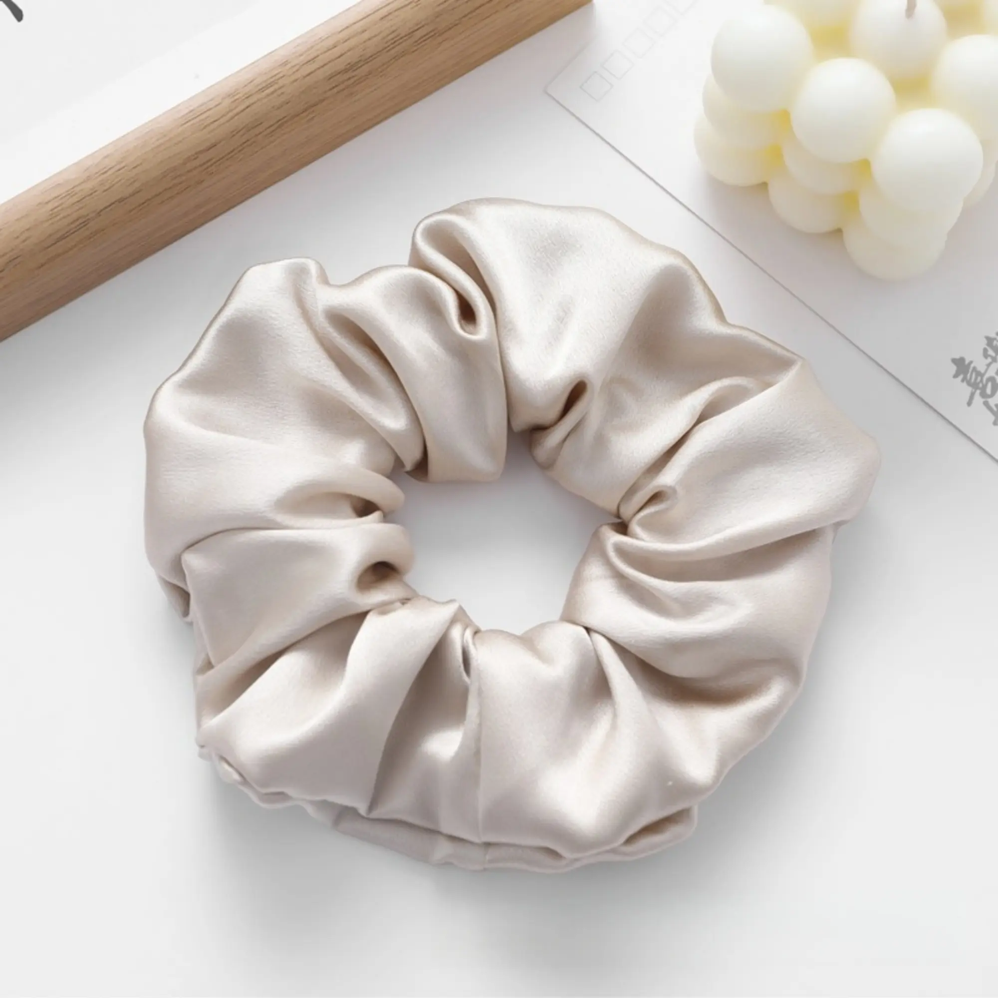 Large Pure Silk hair Scrunchies for Women,30 Momme Silk Stain Hair Ties,Sleep Hair Band,No Damage No Pull, Soft for All Hair Types,Comfortable for Sleep & Daily Styling