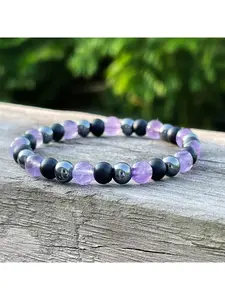 Purple Bohemian-style bracelet, with emotional protection function. It is inlaid with natural hematite and black agate. Handmade with elastic string, suitable for grounding during yoga meditation. It is a lucky bracelet suitable for both men and women.