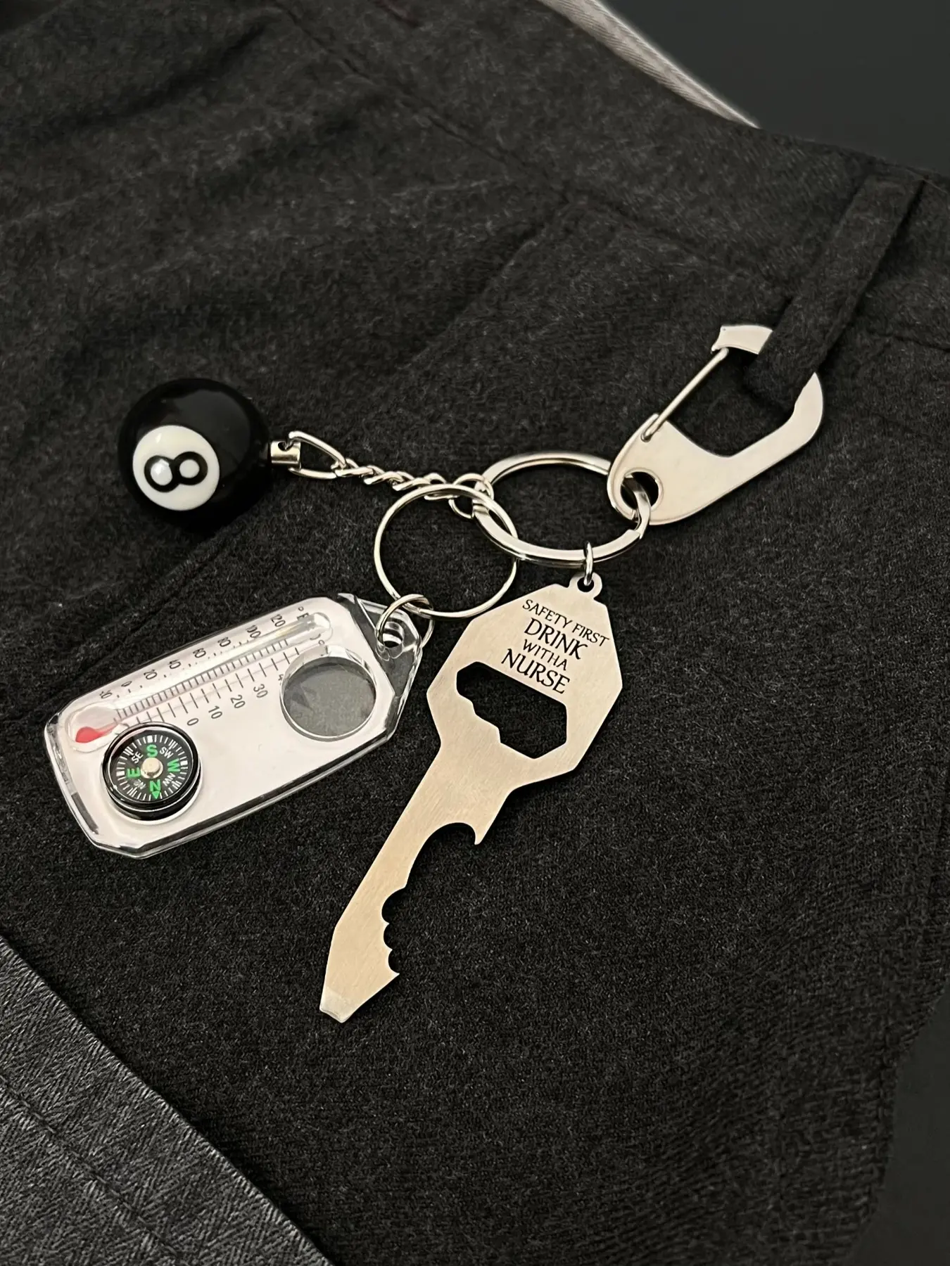 Trendy Suit Style Keychain, Multi-Functional 8 Compass Bag Pendant, Waist Hanging Accessory, Fashionable Belt Decoration, Fashionable Alloy Keychain, Keychain for Bags, Multifunctional Keychain