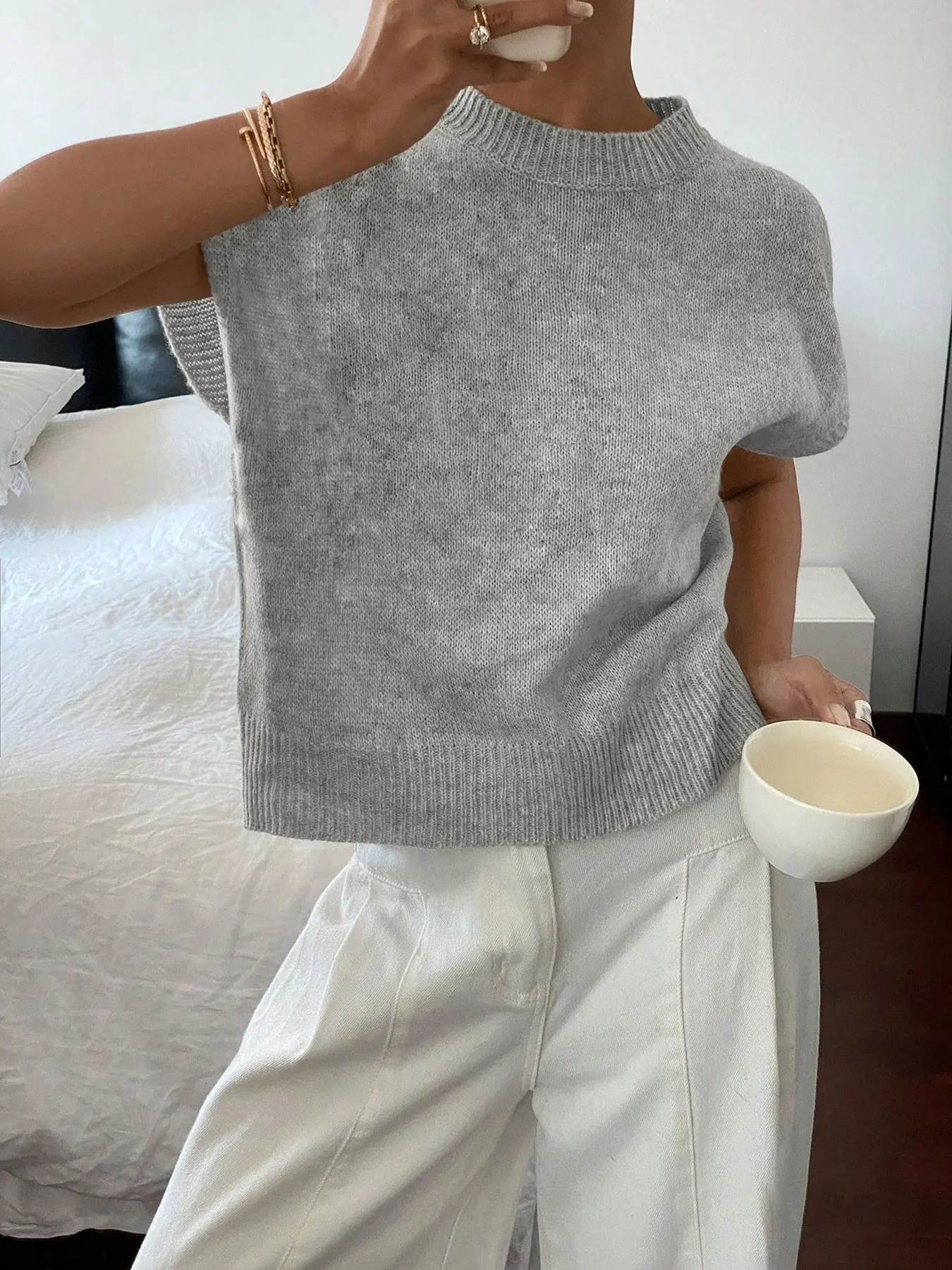 Women's Round Neck Solid Color Loose-Fit Basic Casual Fashion Soft Breathable Plain Knitwear Vest for Spring, Versatile and Comfortable