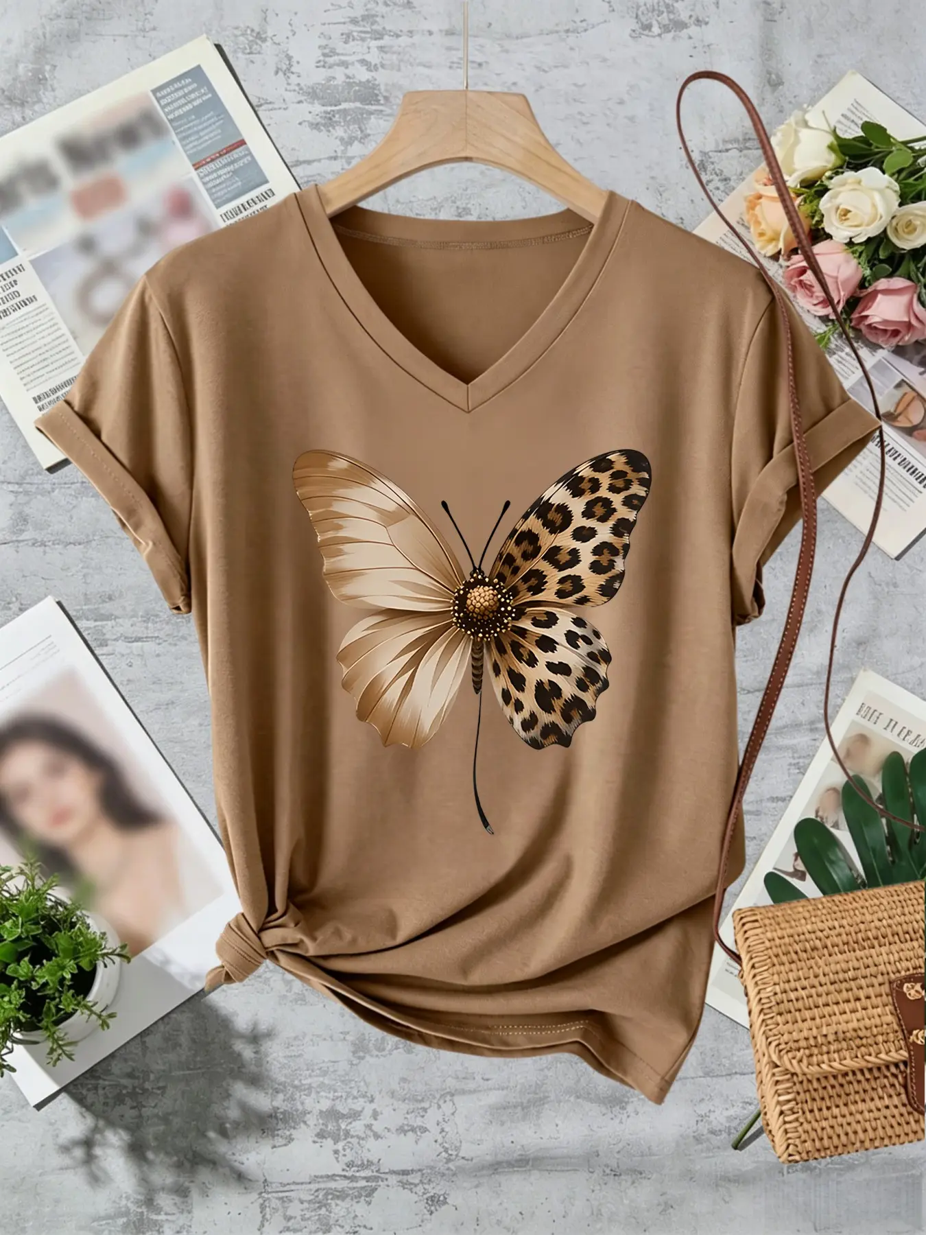Women's Leopard Print Butterfly Short Sleeve T-Shirt, V-Neck, Casual Fitted Top, Spring Summer Essential, Daily Wear, Chic, Womenswear