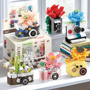 DIY photo frame with building blocks, preserved flowers, carnations, and sunflowers – capture childhood memories for girls this holiday season.Also included are micro-particle building blocks for creating a personalized camera ornament –​​a perfect gift