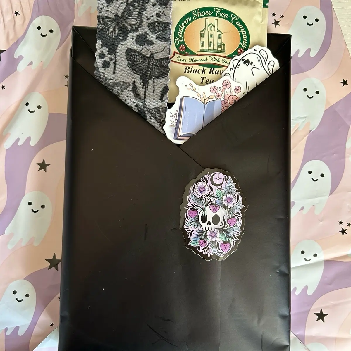 Spooky blind date with a book