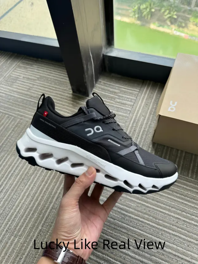 This black off-white two-tone athletic shoes feature wavy hollow cloud cushion midsoles and tear-resistant woven upper, easing foot strain for mountain hiking, trail jogging, gym cross training and casual daily street fits for all genders.