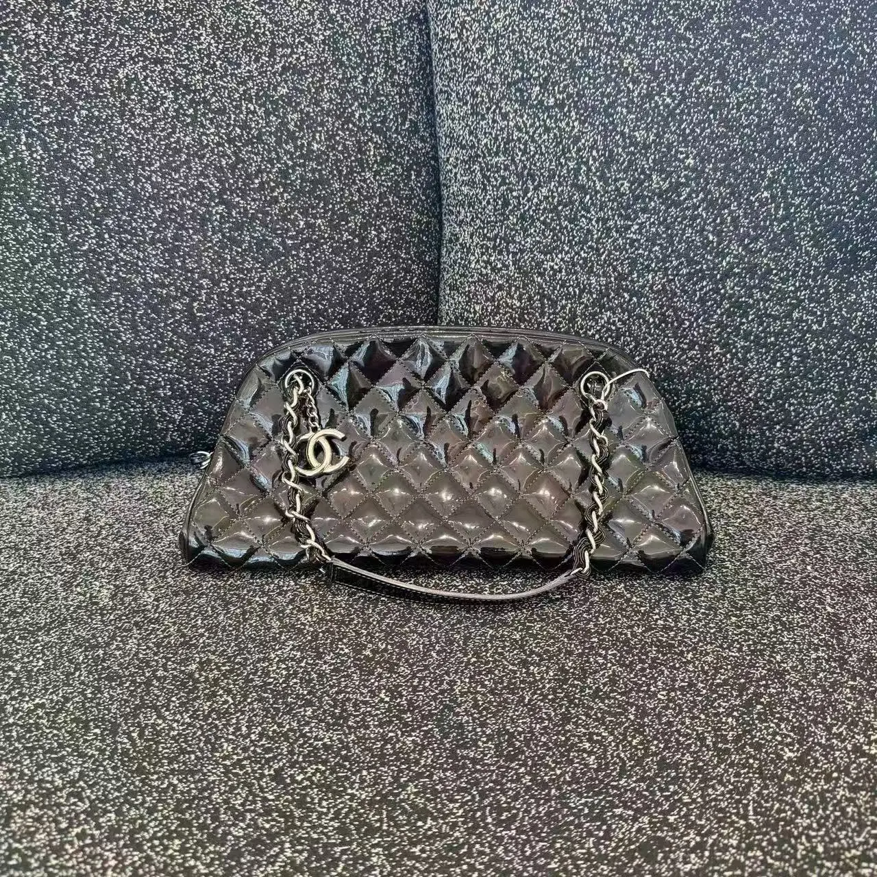 Pre-owned CHANEL Vintage Black Patent Leather Quilted Bowling Shoulder Bag Silver CC