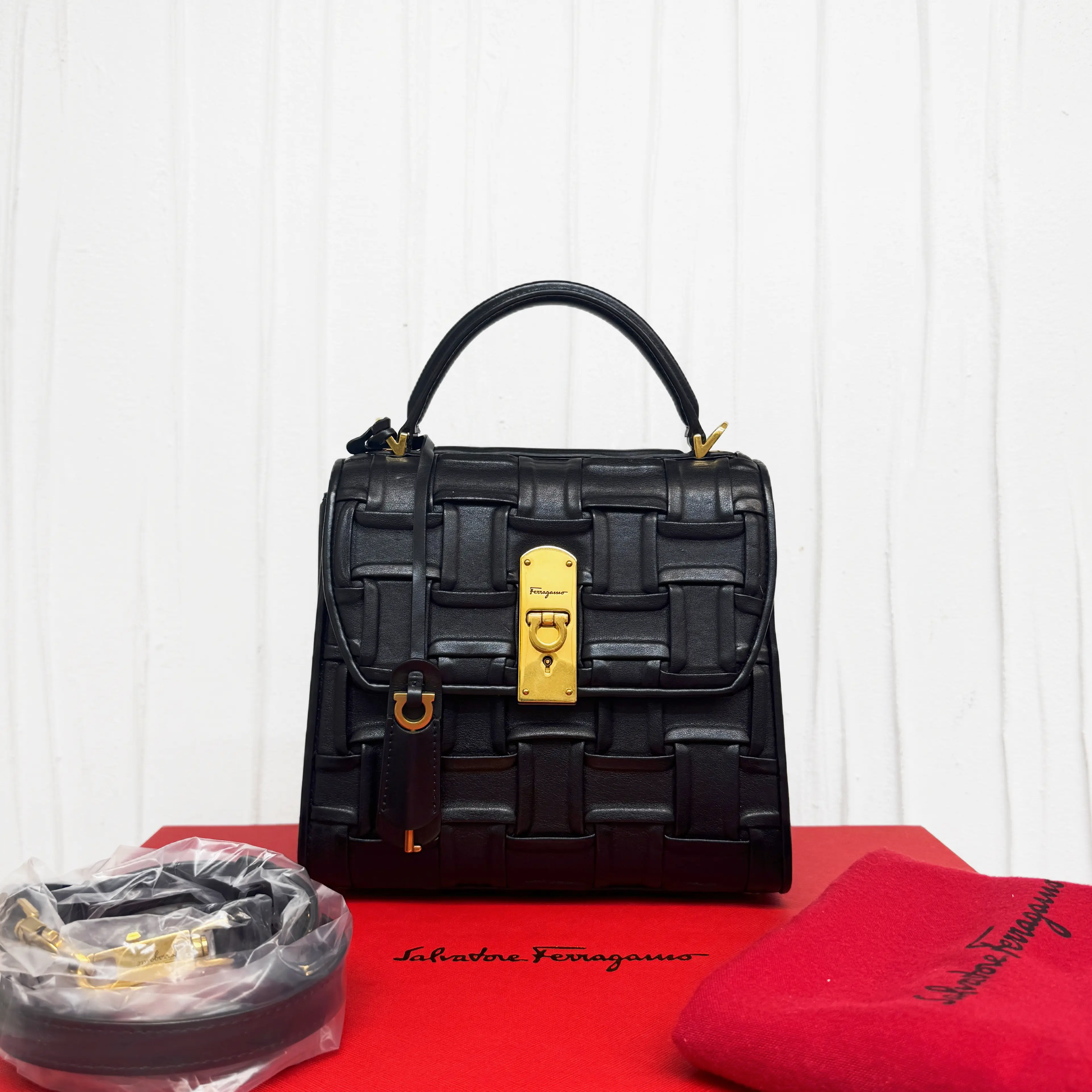 Pre-owned SALVATORE FERRAGAMO Leather Shoulder Bag I0704549968