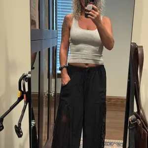 Chicovar Women's Boho Lace Splicing Wide Leg Pants, High-Waisted Stretchy Drawstring Design, Lightweight, Flowy, Trousers with Pockets & Casual, Daily, Beach Vacation, Sohochic