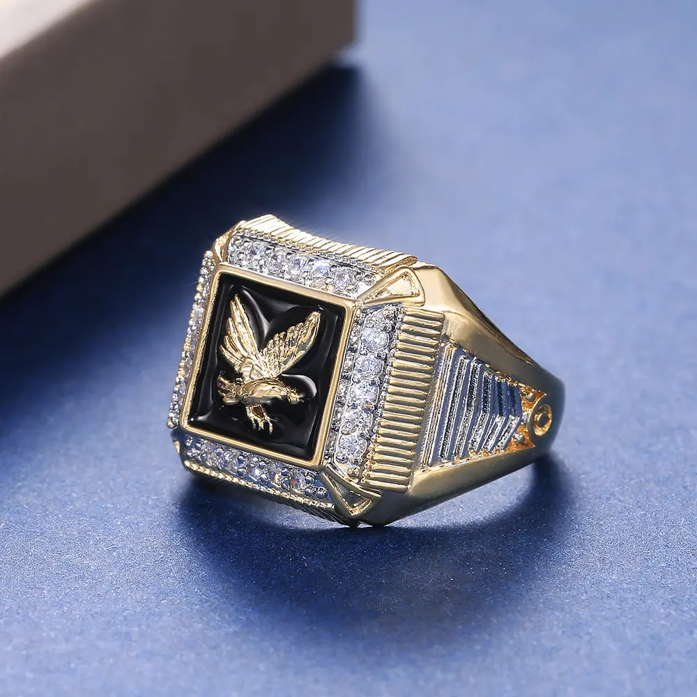 Men's New Atmospheric Golden-Plated Eagle Ring with Synthetic Moissanite, European and American Style Artificial Gemstone Ring, Rings
