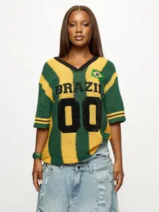 Women's Hollow Out Letter V Neck Casual Streetwear T-Shirt, Summer Thin Fashion Top, Elegant Loose Fit Printed Short Sleeve Ball Shirt, Aesthetic, Womenswear