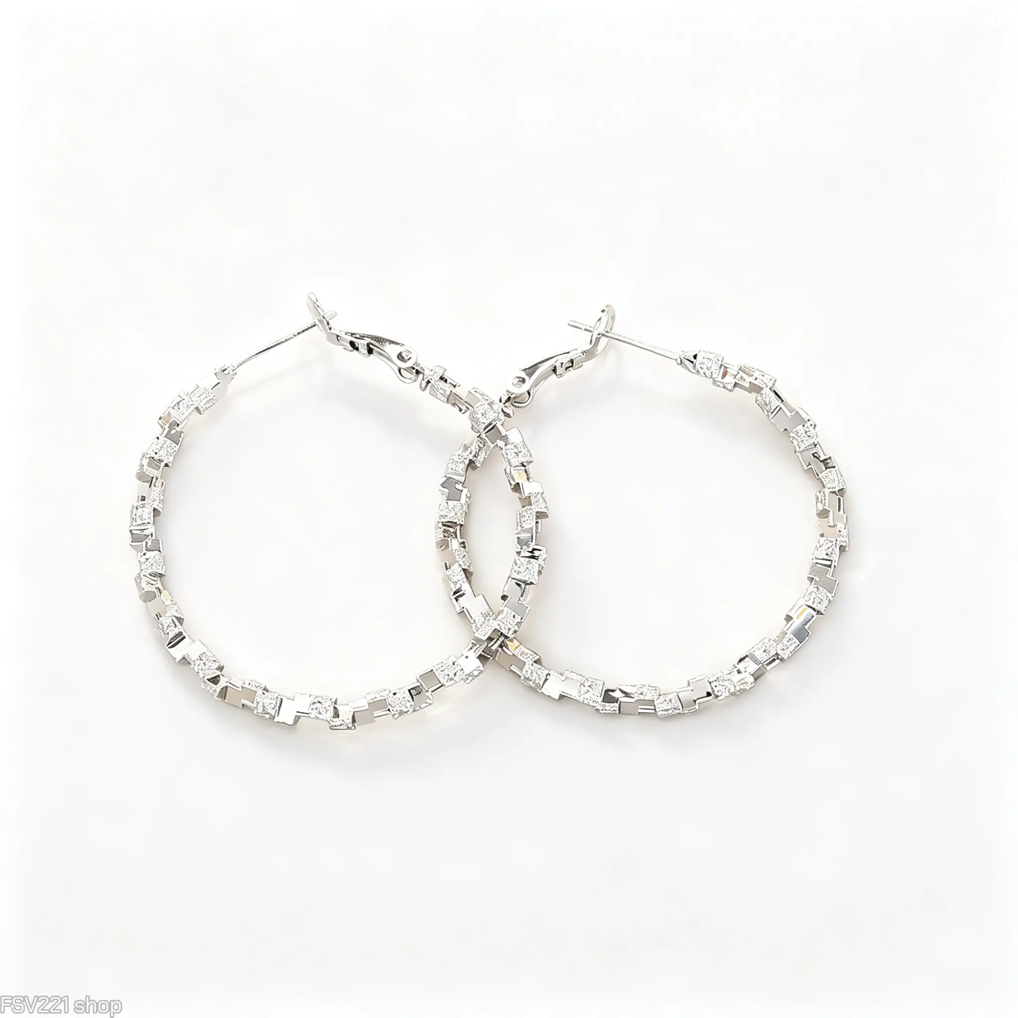 Women's Large Chunky Hammered Textured Metal Hoop Earrings - Gold/Silver, Lightweight, Comfortable, Secure Latch-Back Closure, Gold Statement Earrings for Female Everyday & Statement Wear, Large Hoop Earrings campingessentials