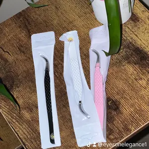 Tweezer for eyelash application