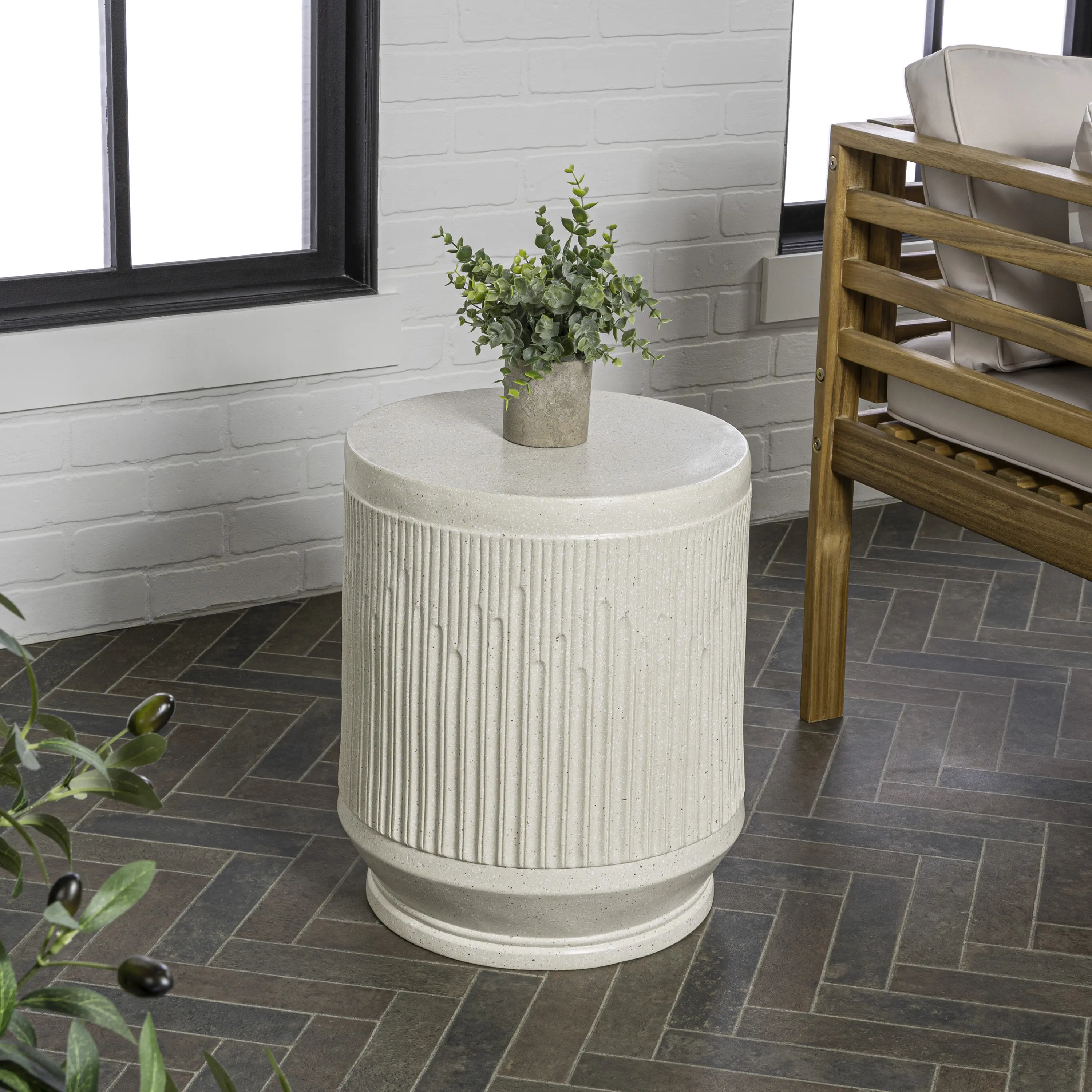 JONATHAN Y Kline 17.5" Mid-Century Modern Brutalist Indoor/Outdoor Accent Table