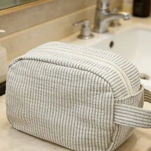 Classic Striped Large Capacity Handheld Toiletry Bag, Soft Durable Fabric, Smooth Zipper Closure, Travel & Home Use, Gingham Pattern