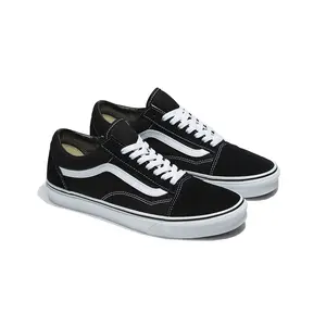 VANS Old Skool Black/White Iconic Low-Top Sidestripe™ Casual Sneaker Trainer, All-Seasons Footwear with Durable Suede & Canvas Uppers, Lace-Up Closure, Reinforced Toe Caps, Supportive Padded Collars