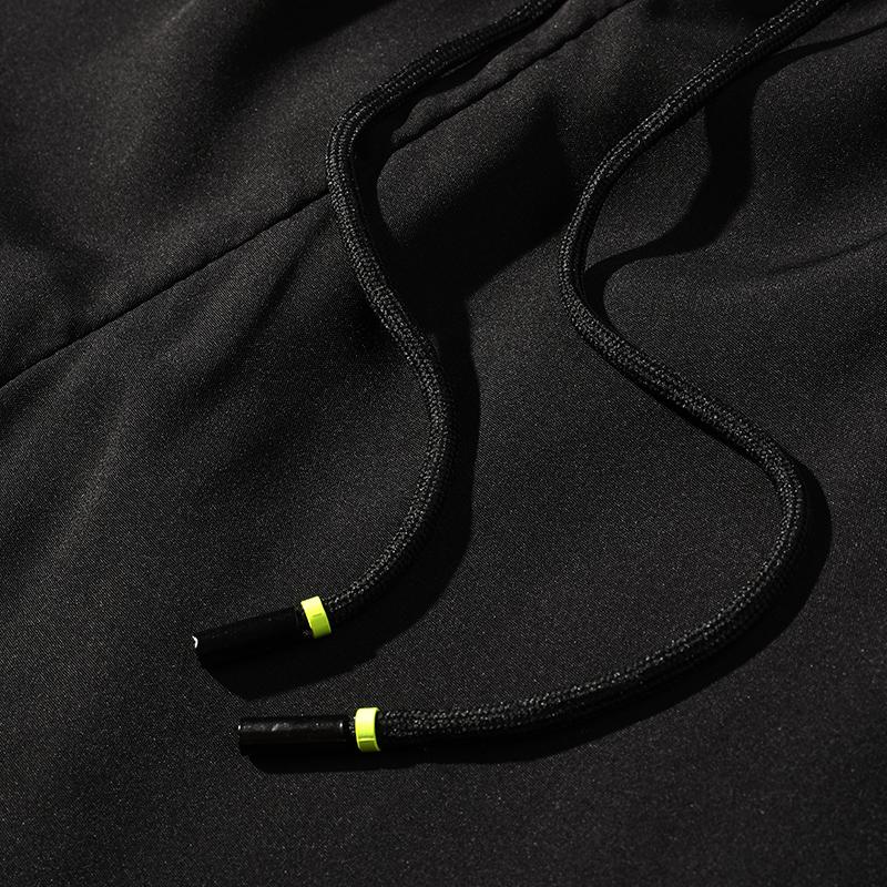 Men’s casual shorts suitable for outdoor running, workouts, and fitness wear. Loose, comfortable men’s shorts. Breathable men’s shorts—an essential piece for summer. Casual, trendy fashion shorts that can also be worn for friend gatherings and meals.