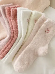 Women's Winter Cartoon Casual Daily Socks, Cute Sweet Mid-Calf Thick Warm Sleep Socks, Loose-Fitting Faux Fur Heart Pattern, 5 Pairs Pack