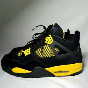 AJ4 Retro Yellow Thunder Black Basketball Shoes Men Sneakers  casual running shoes