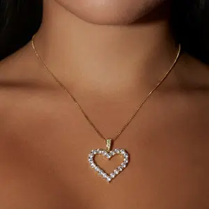 Dazzling heart necklace