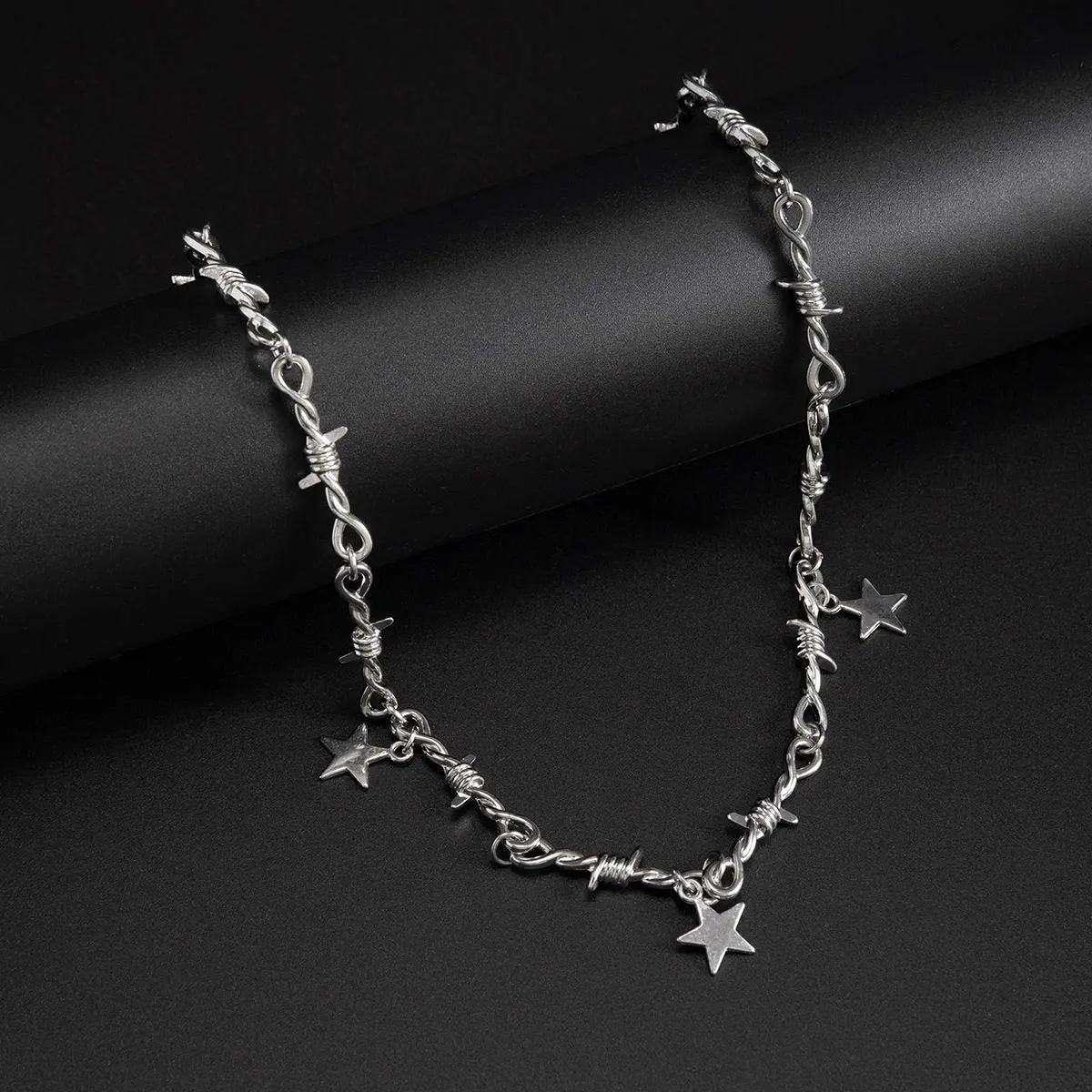 [High-end design] Personalized thorn-shaped five-pointed star necklace hip-hop thorn-shaped necklace high-end handsome and charming niche design fashionable and versatile