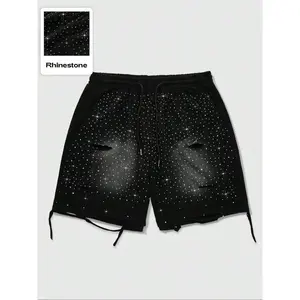 Men’s star-print rhinestone-embellished shorts, regular fit, casual, comfortable, and breathable—suitable for everyday outdoor wear in spring and summer.