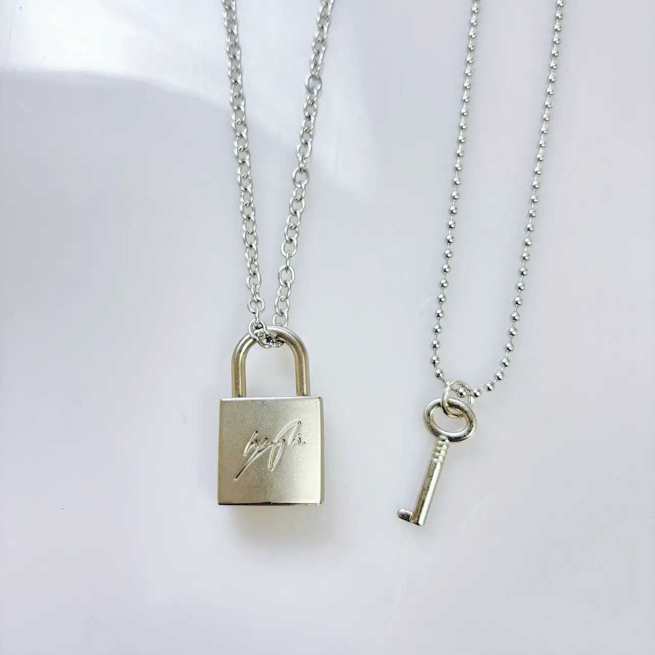 Exclusive Lock Design Pendant Necklace - Unlock Punk Fashion, Personality Jewelry for Women, Huang Xuanchen Style Fan Accessory, Couple Gift, Gift Ideas