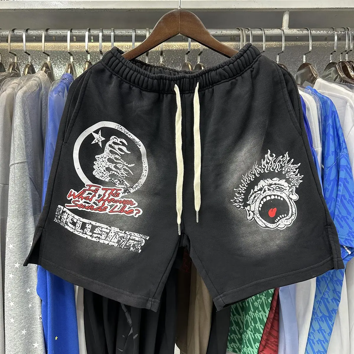 Men's Summer Niche High-Street Style: Versatile, Retro-Inspired, and Trendy. Featuring a Natural, Distressed Wash and a Distinctive Aesthetic—Personalized Fashion Design in Casual Mid-Length Shorts and Beachwear. tiktokshopspringglowup