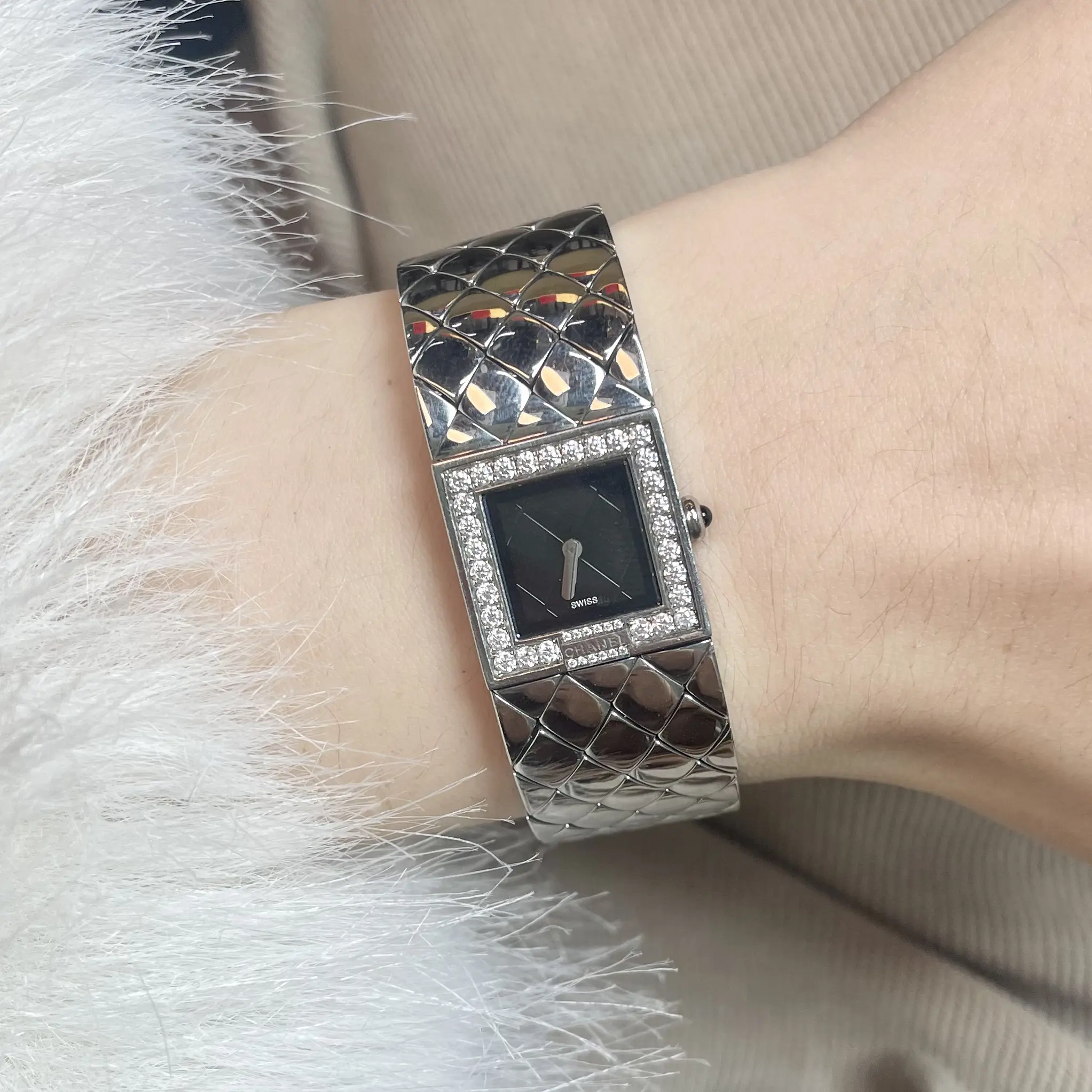 Chanel Matelassee Vintage Black Dial Quartz Diamond Bracelet Ladies Watch 14214021