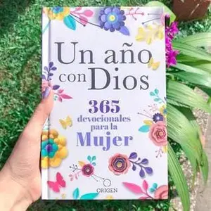 Un año con Dios: 365 Devocionales para la Mujer (Spanish Edition) Hardcover Bible, Including Bible Verses | A Year with God Devotional for Women
