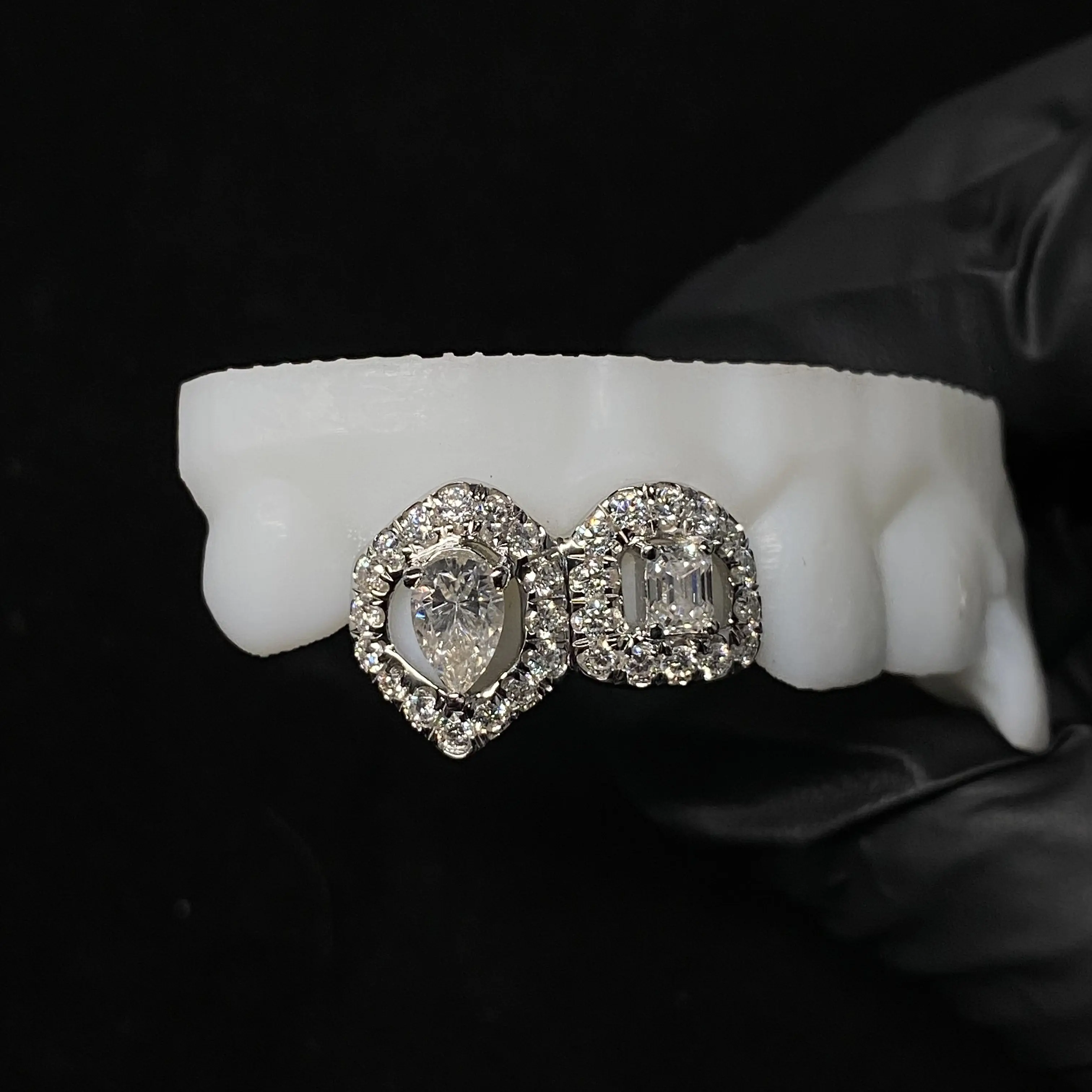 Custom 925 Sliver Teeth Grillz With VVS Moissanite Diamond