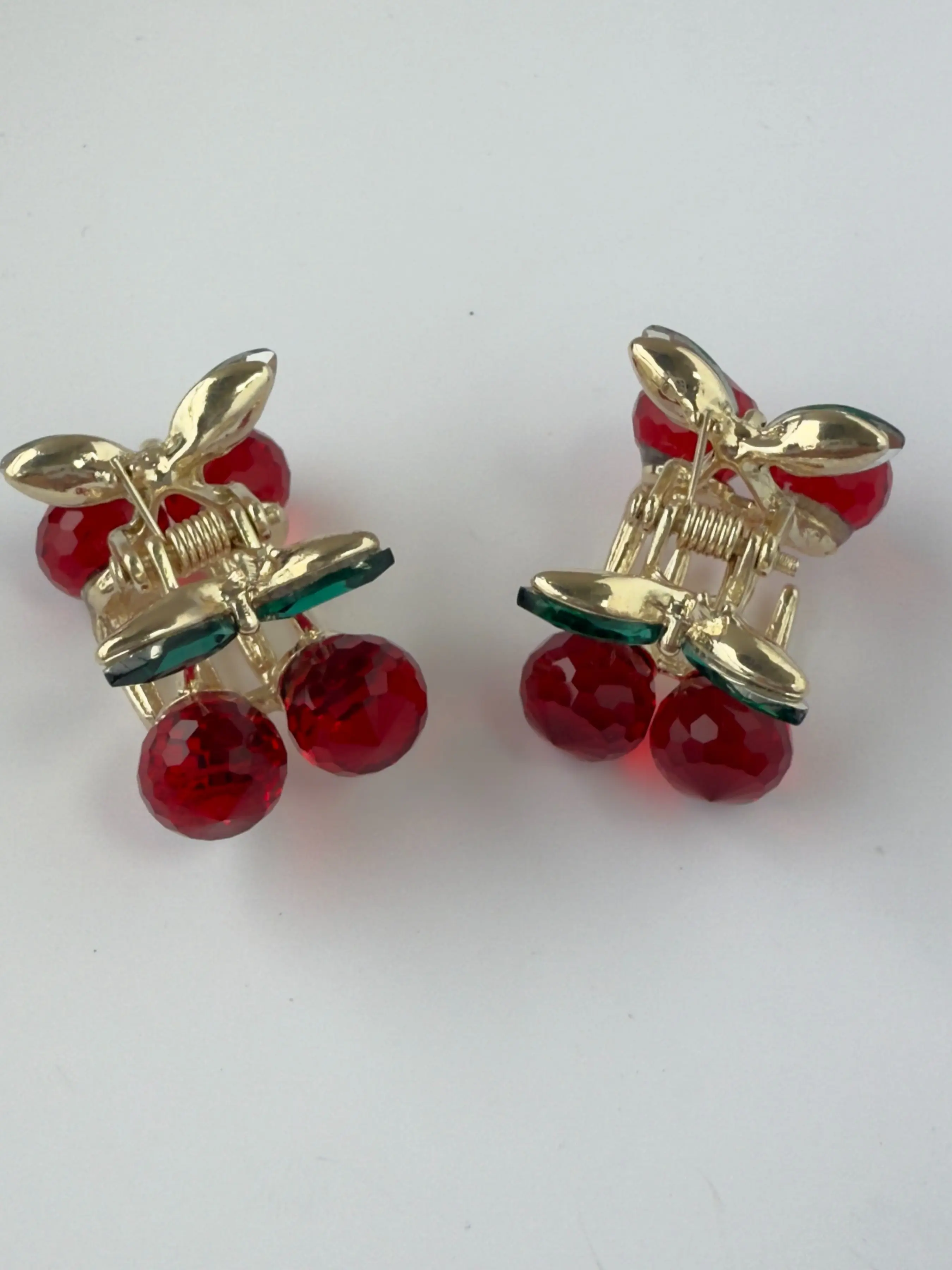Elegant Sweet Cherry Mini Hair Clips Set of 2, Side Bangs Accessories, College Style Hair Decorations, Daily Wear and Valentine's Day School Look, Super Cute Clips