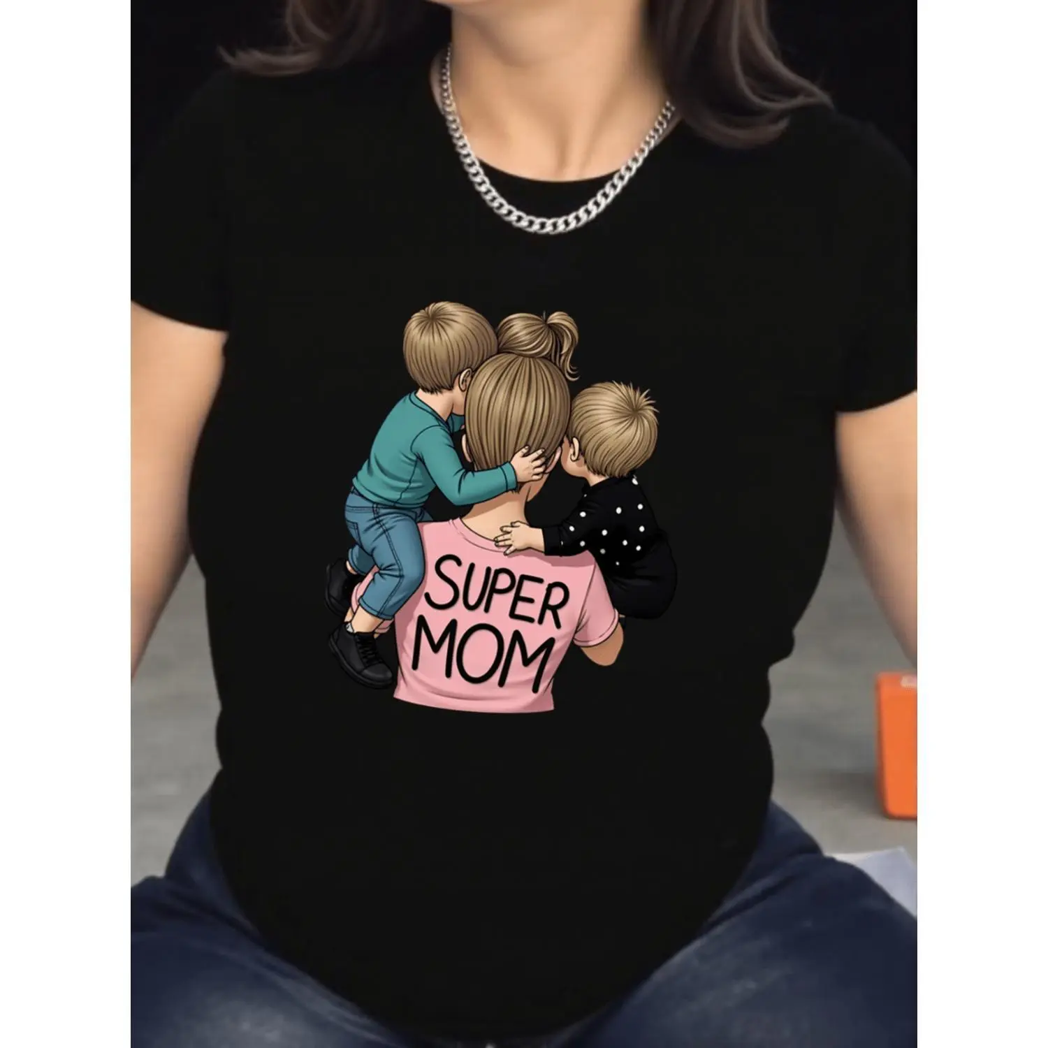 Women's Super Mom Print T-Shirt - Short Sleeve Round Neck Casual Top with "Super Mom" & "Mom" Text, Comfortable & Breathable Fabric Suitable for Casual Attire, Motherhood Apparel