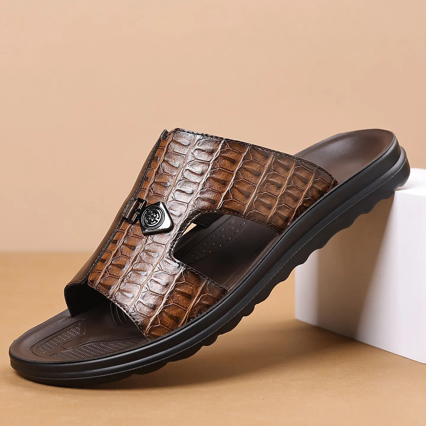 Men's Sandals Comfortable Slide Sandals with Crocodile Embossed Leather Look Lightweight Cushioned Sole, Footwear, Casual Wear, Slip On, Polyurethane (Pu), Rubber, Daily Commute, Elegant, Holiday Look, Walking Shoes, No