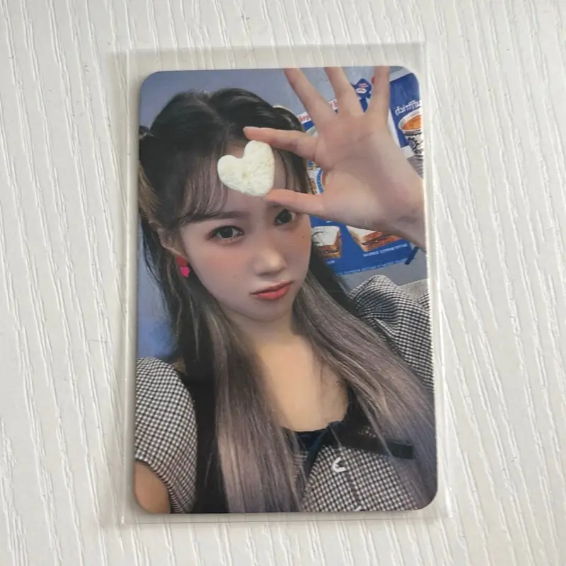Dreamcatcher 2023 Season Greeting photocard (handong)