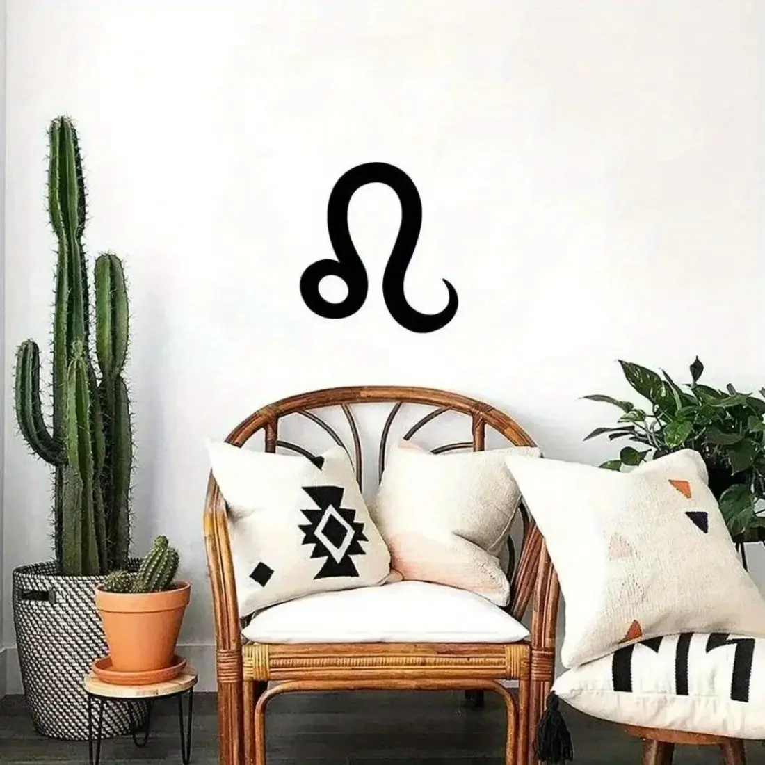 A metal wall art of the Leo horoscope symbol. This stylish decorative iron sign is an ideal modern home decor accent, Aesthetic Wall Decor, appealing greatly to zodiac enthusiasts. Moon Sign Home Decor Festival Statue Decorations, Decoration Items
