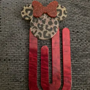 Acrylic mouse head bookmark