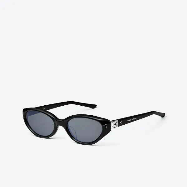 GENTLE MONSTER Vanilla 01(SM) Black Frame Gray Lenses Cat-eye Shape