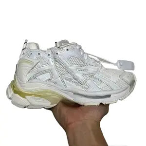 2025 Shock Absorbing Sports Elastic Sole Luxury Fashionable High Quality Running Walking Trainers Lace Up Female Sports Shoes Closed Training