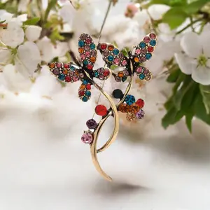 Modern Multicolor Rhinestone Butterfly Brooch - Elegant Design for Versatile Wear