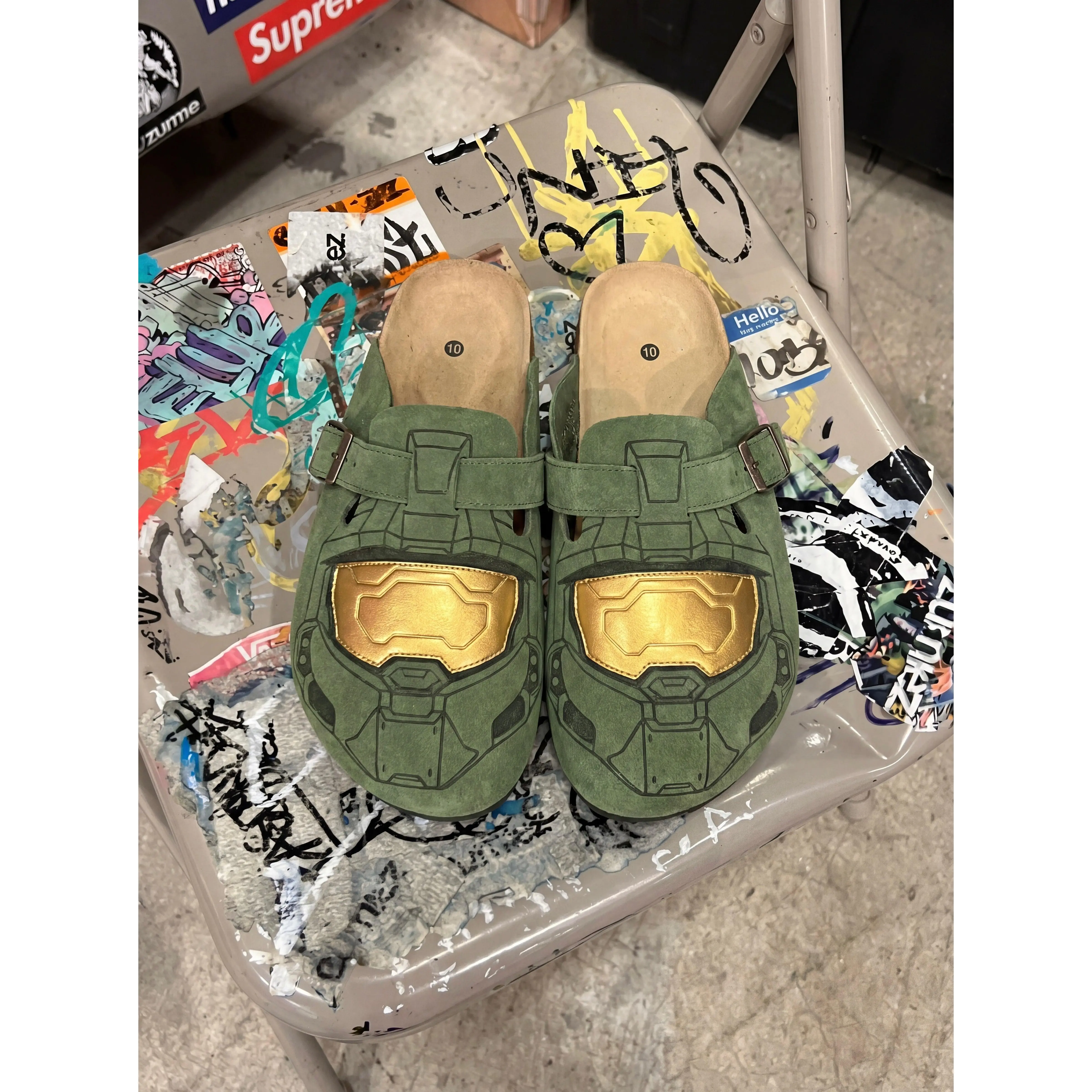 MASTER CHIEF CLOGS