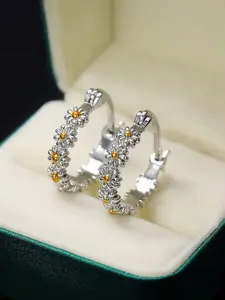 1 Pair Fashionable Daisy Design Hoop Earrings, Minimalist Elegant All-match Floral Design Hoop Earrings, Elegant Jewelry for Women