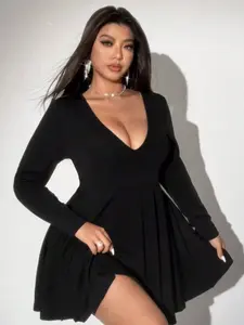 【Plus Size】1 Piece Women's Black Deep V-Neck Long Sleeve  Dress, Trendy Party Style, Flared Silhouette & Bodycon Fit, Enhances Femininity Perfectly, Suitable for Women's Nightclubs, Date Nights & Trendy Gatherings