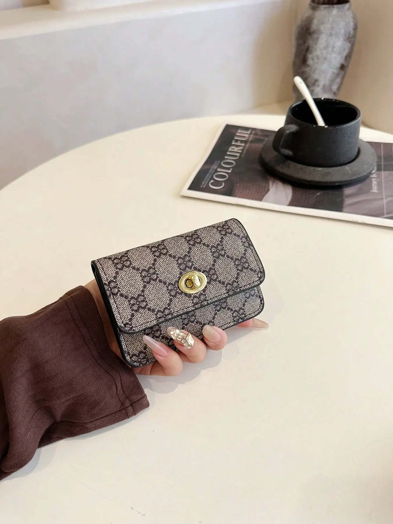 Vintage Floral Print Card Slot Wallet, Compact Locking Two-Fold Design, Bi Fold Wallets, Anti-Theft ID Holder, Lightweight Ultra-Thin Small Handbag, Slender Wallet, Flower Pattern Wallet